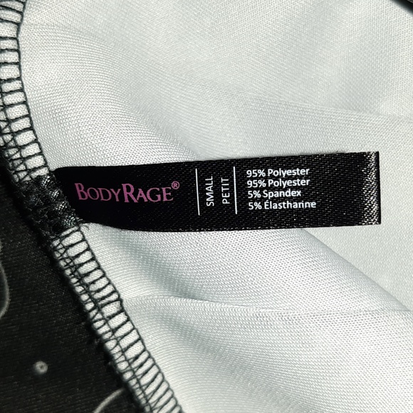 Hot topic Halloween Skull skirt. - Picture 5 of 5